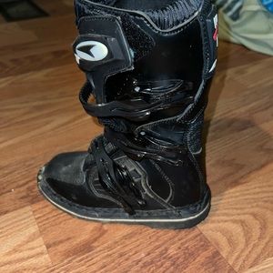 Boys atv boots